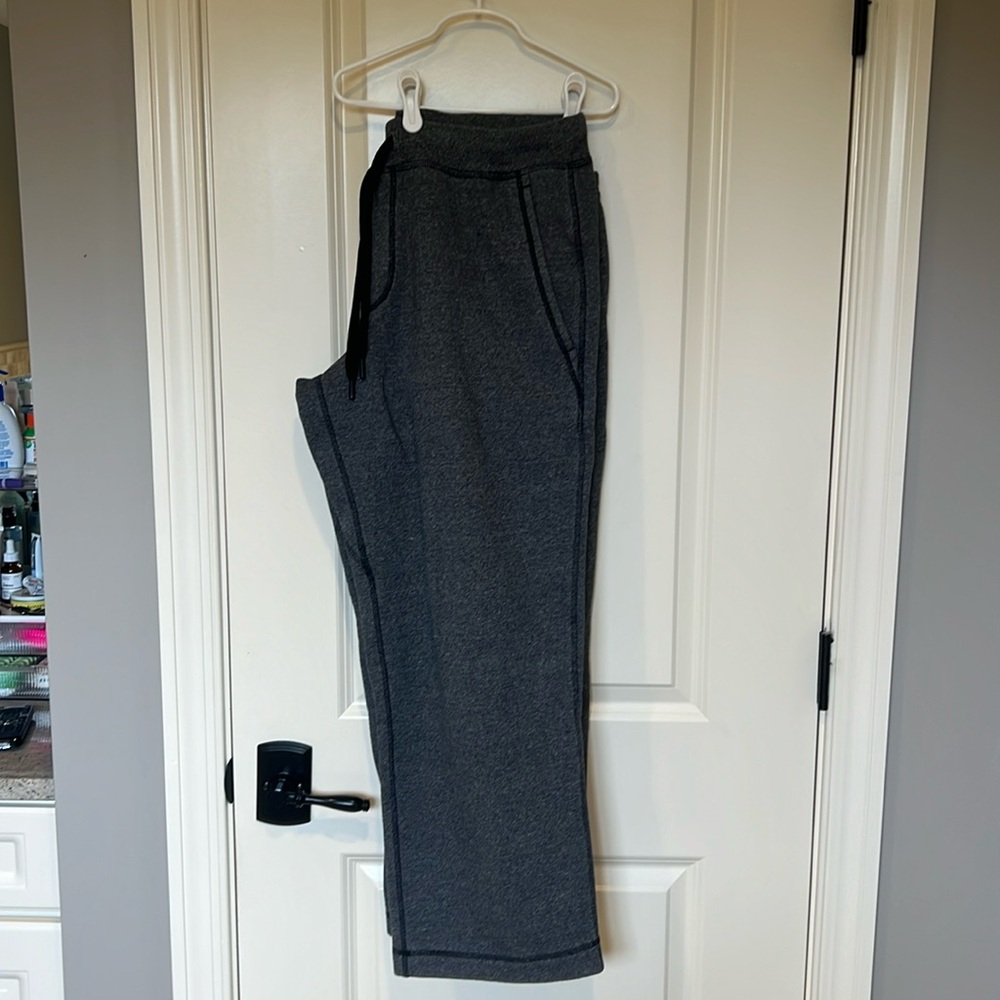 Men’s Lululemon charcoal gray sweatpants